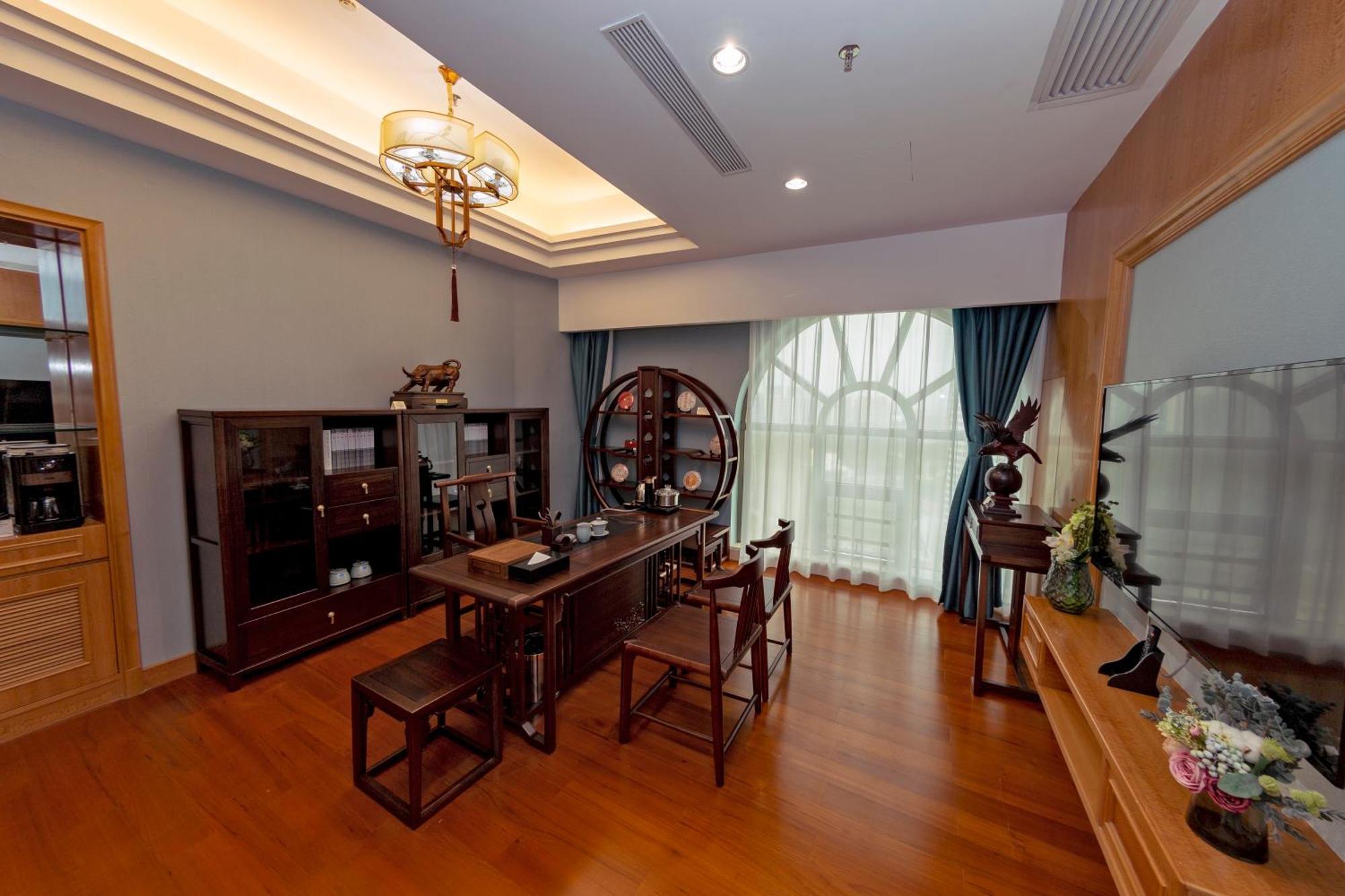 Gladden Hotel ג'יאנגמן מראה חיצוני תמונה