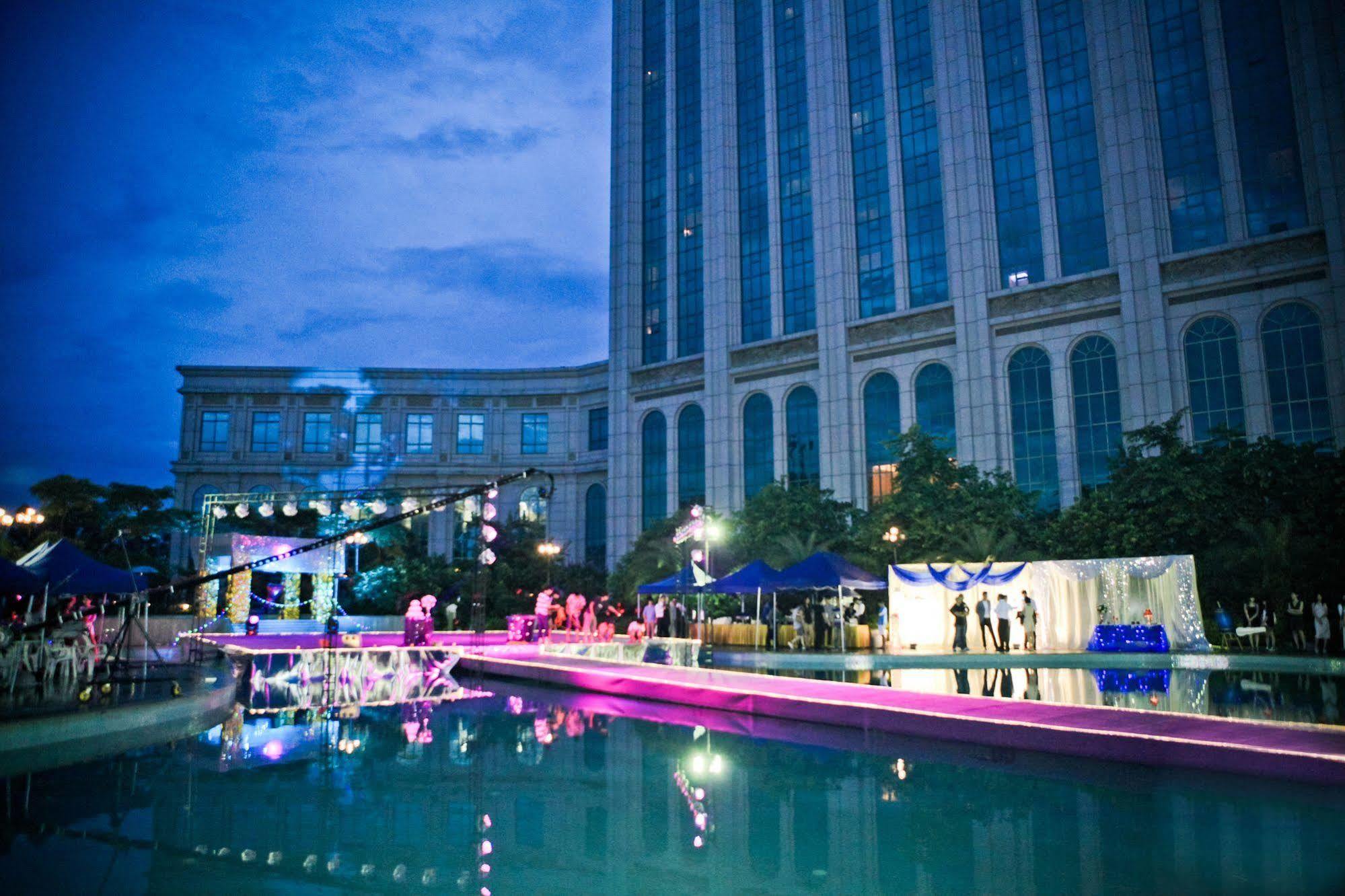 Gladden Hotel ג'יאנגמן מראה חיצוני תמונה