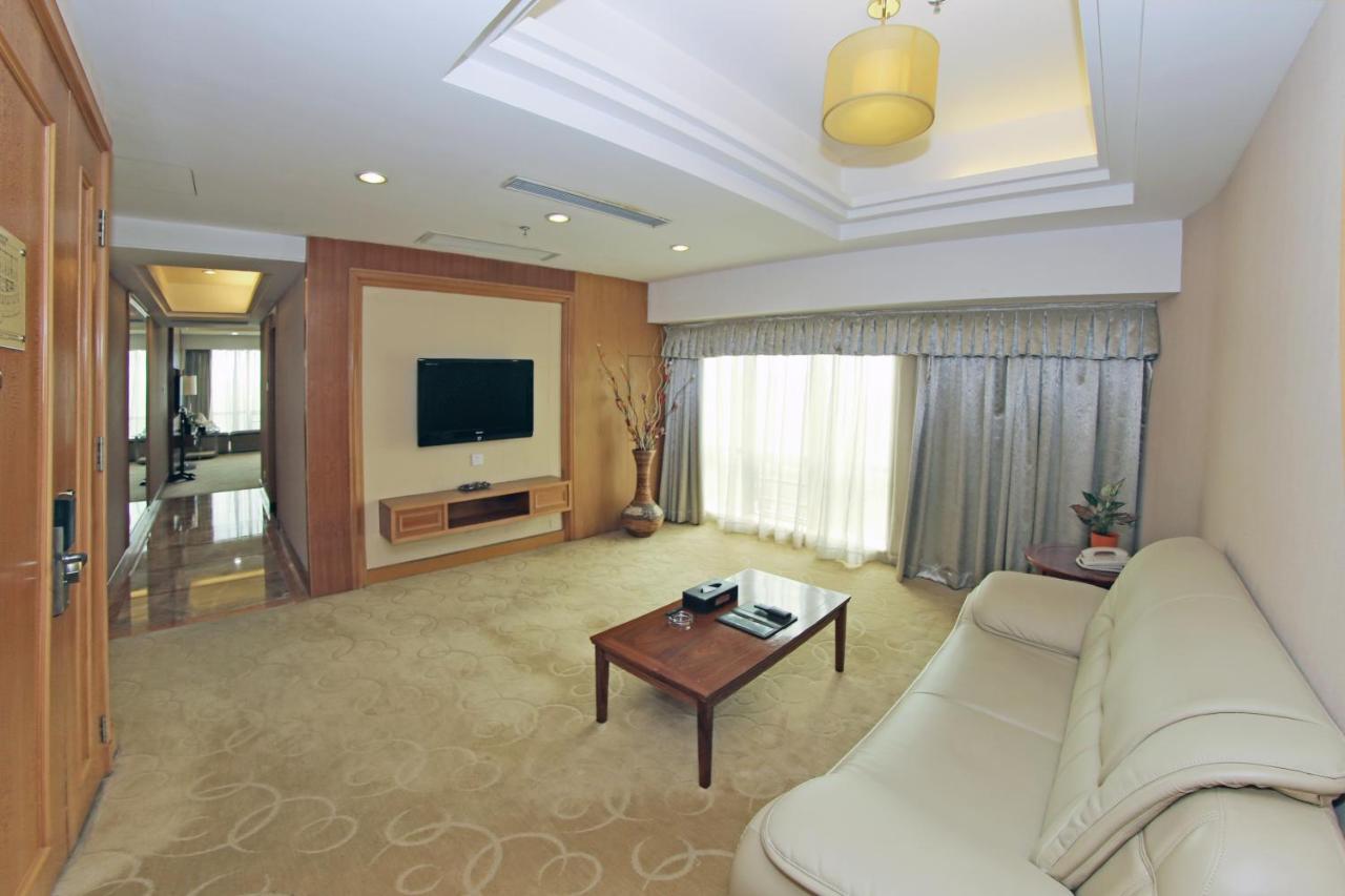 Gladden Hotel ג'יאנגמן מראה חיצוני תמונה